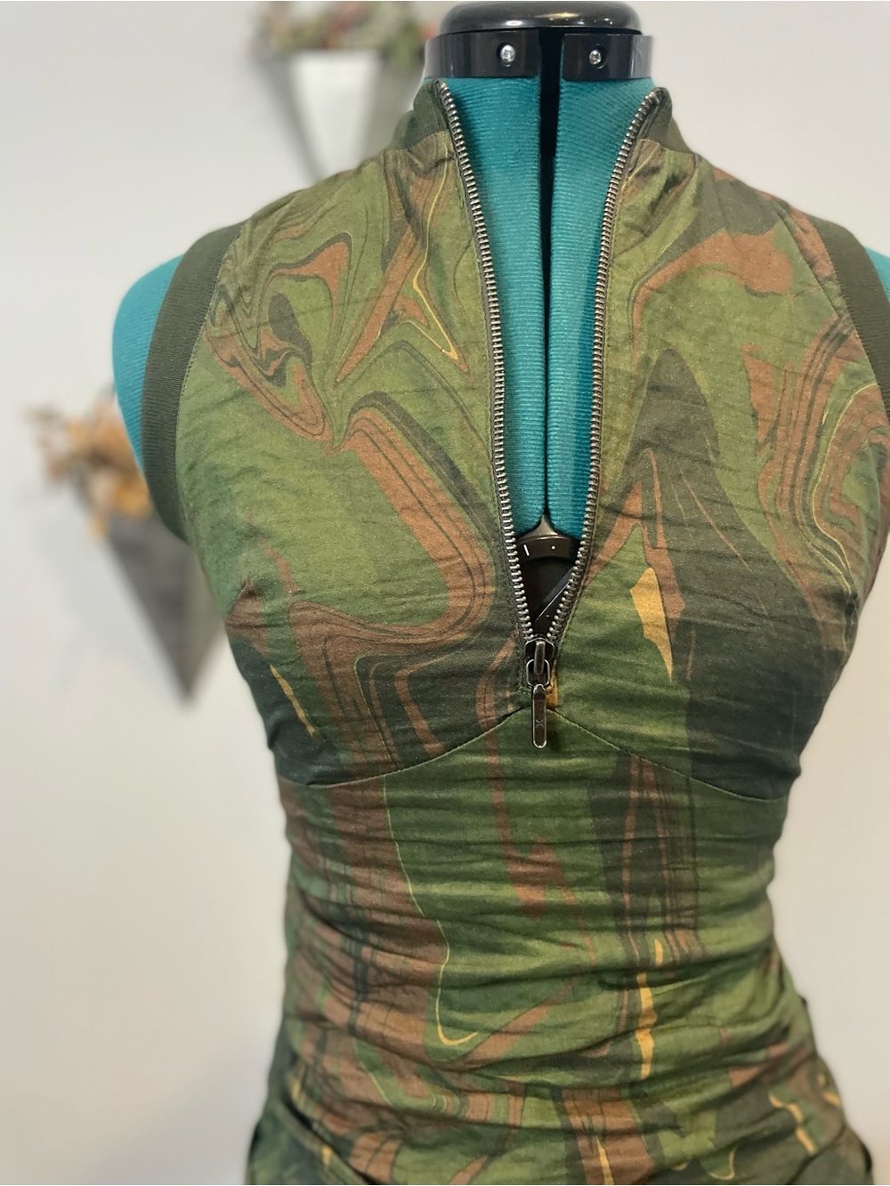 Nicole Miller Green Marble-Print Sleeveless Zip Mini Dress - Picture 2 of 7